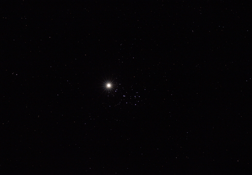 Venus bei den Plejaden - April 2020